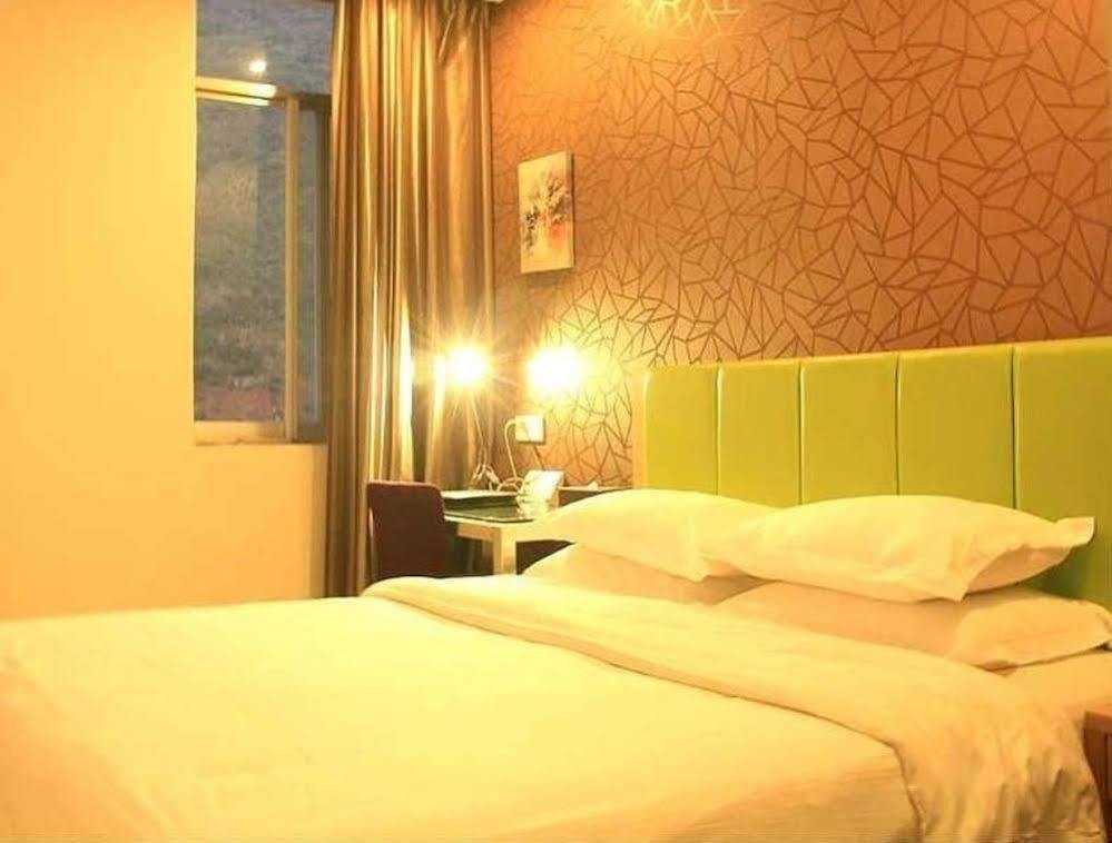 Yangshuo Harbour View Hotel Екстер'єр фото